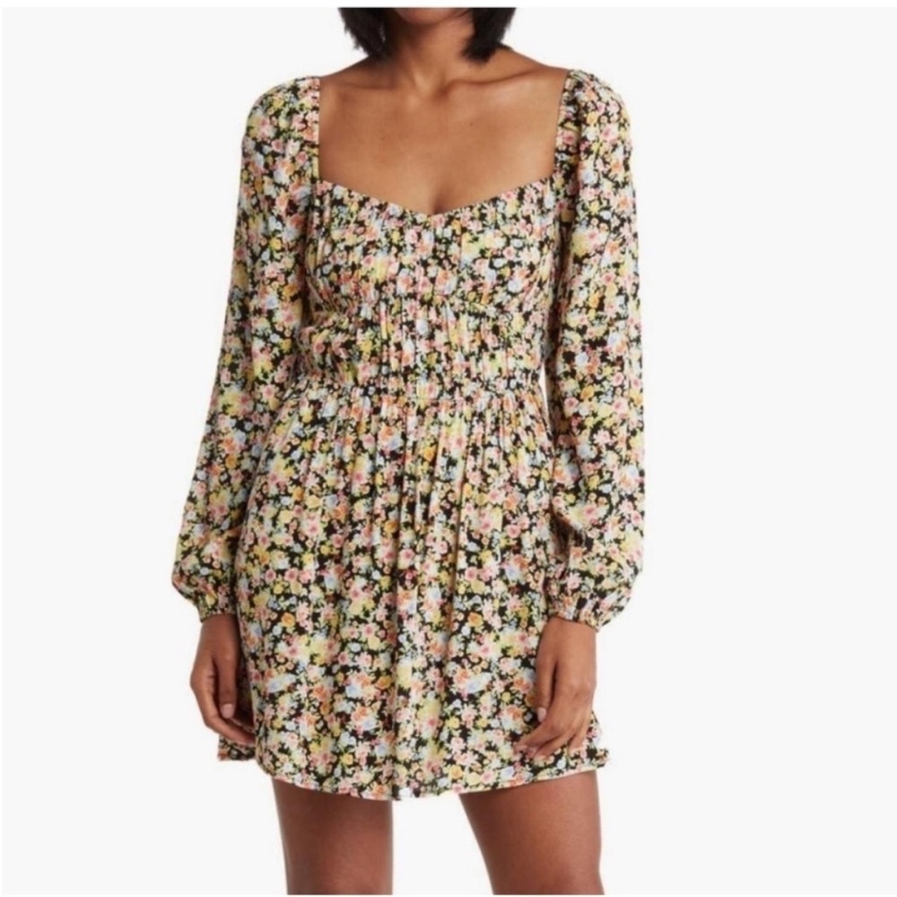 Nwt Elodie Ditsy Floral Puff Sleeve Smocked Mini Dress